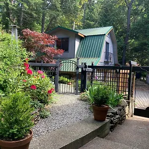 Salt Spring Carriage House Bed & Breakfast Ganges